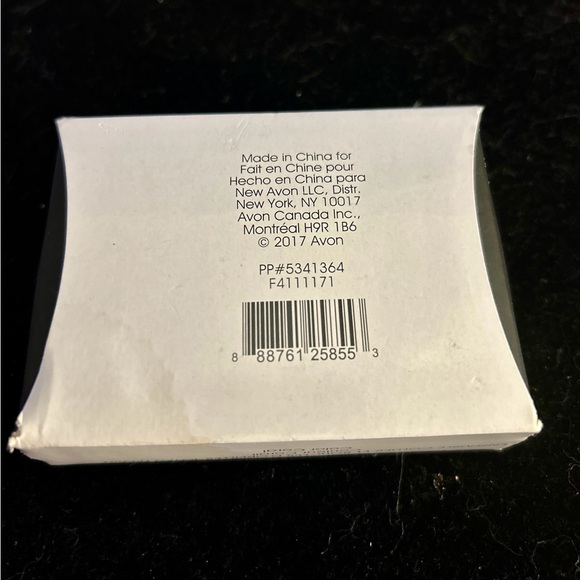 AVON New in Box, necklace and earring set. - Picture 9 of 9